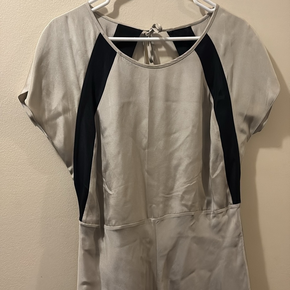 Banana Republic - size 12 - Stylish silver and Black silk blend Dress- open back - Picture 2 of 6